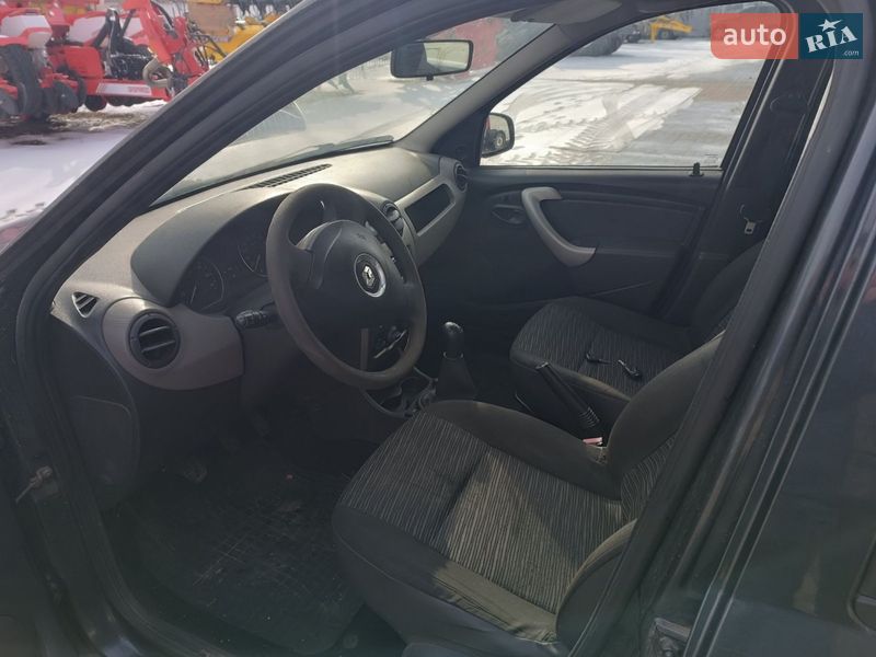 Седан Renault Logan 2010 в Днепре