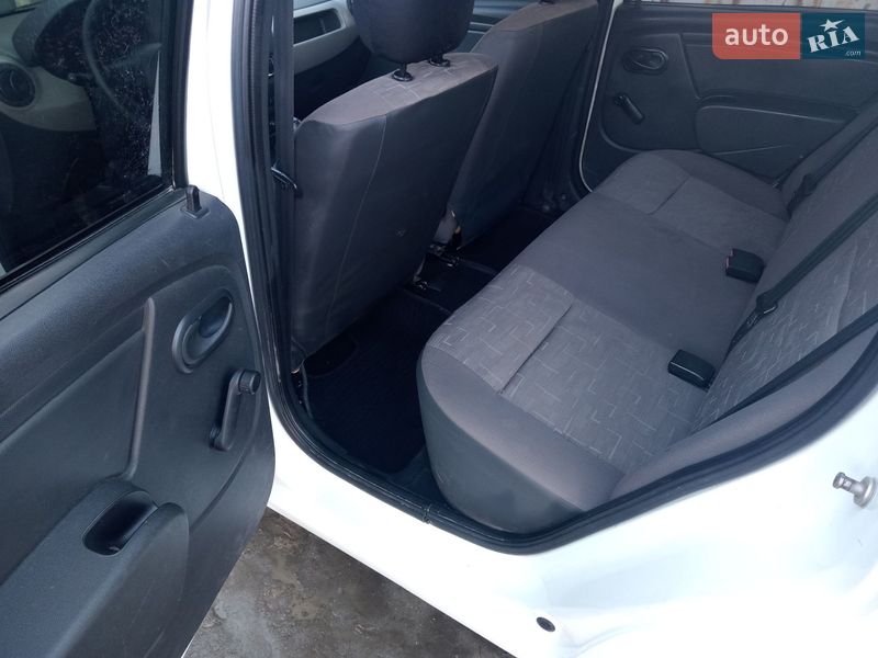 Седан Renault Logan 2009 в Тернополе