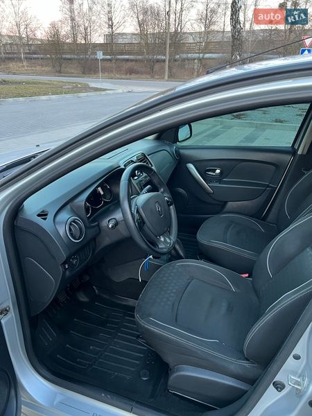 Седан Renault Logan 2013 в Луцке