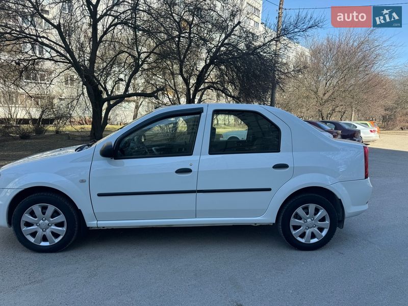 Седан Renault Logan 2010 в Запорожье