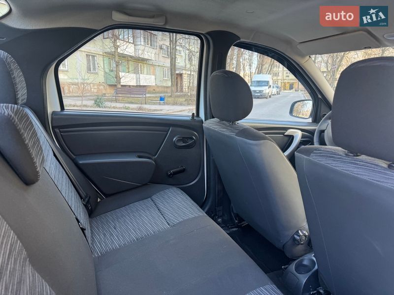 Седан Renault Logan 2010 в Запорожье