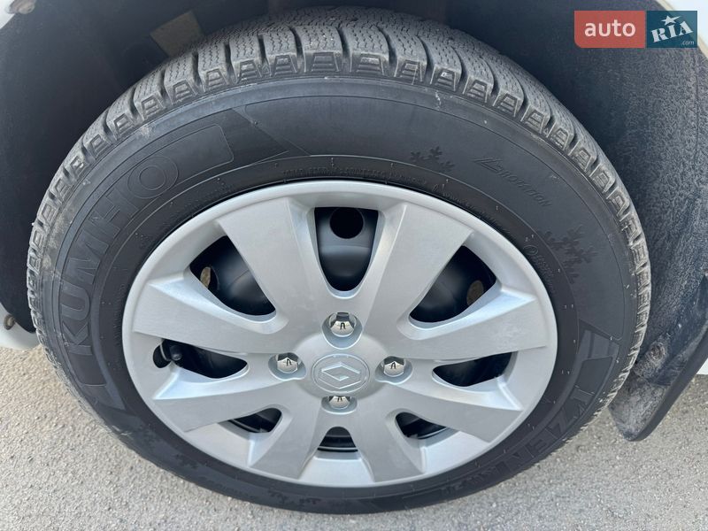 Седан Renault Logan 2010 в Запорожье