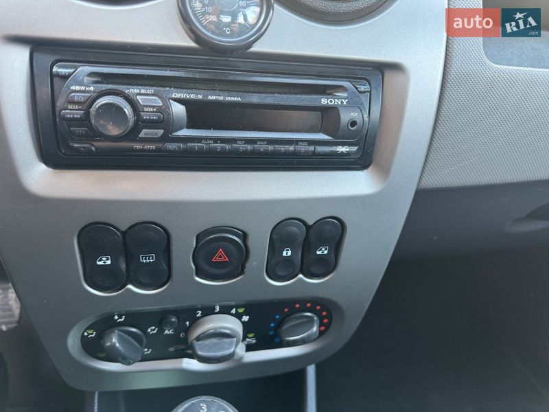 Седан Renault Logan 2010 в Запорожье