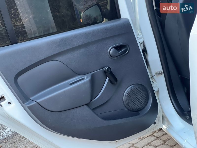 Седан Renault Logan 2016 в Дрогобыче