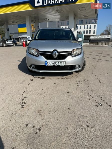 Седан Renault Logan 2013 в Львове