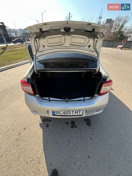 Седан Renault Logan 2013 в Львове