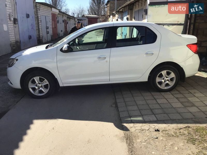 Седан Renault Logan 2013 в Херсоне