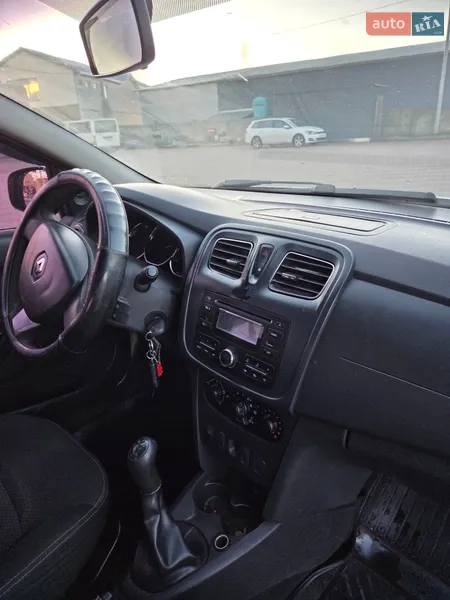 Renault Logan 2013