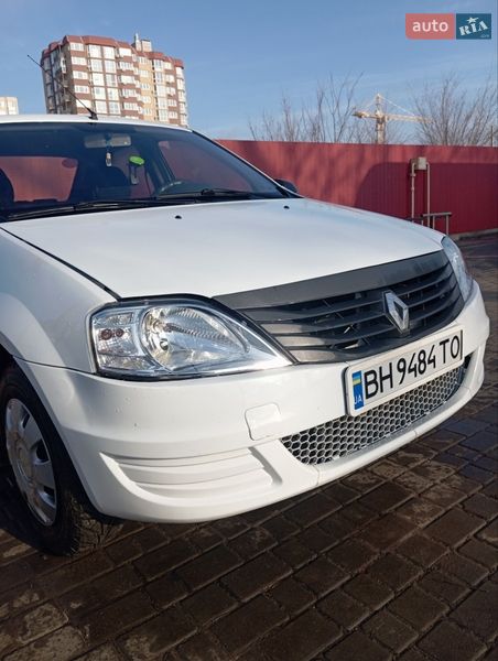 Седан Renault Logan 2012 в Южном