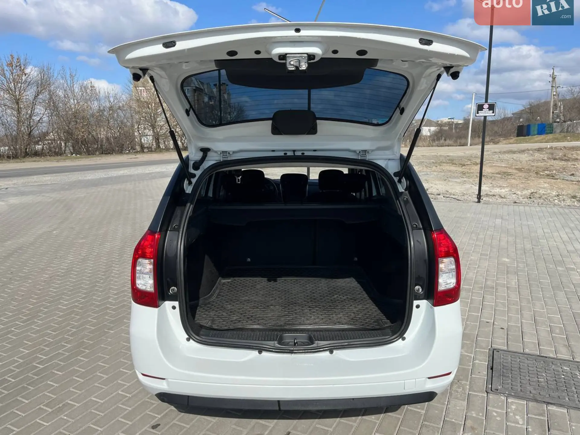 2016 Renault Logan - мініатюра 17