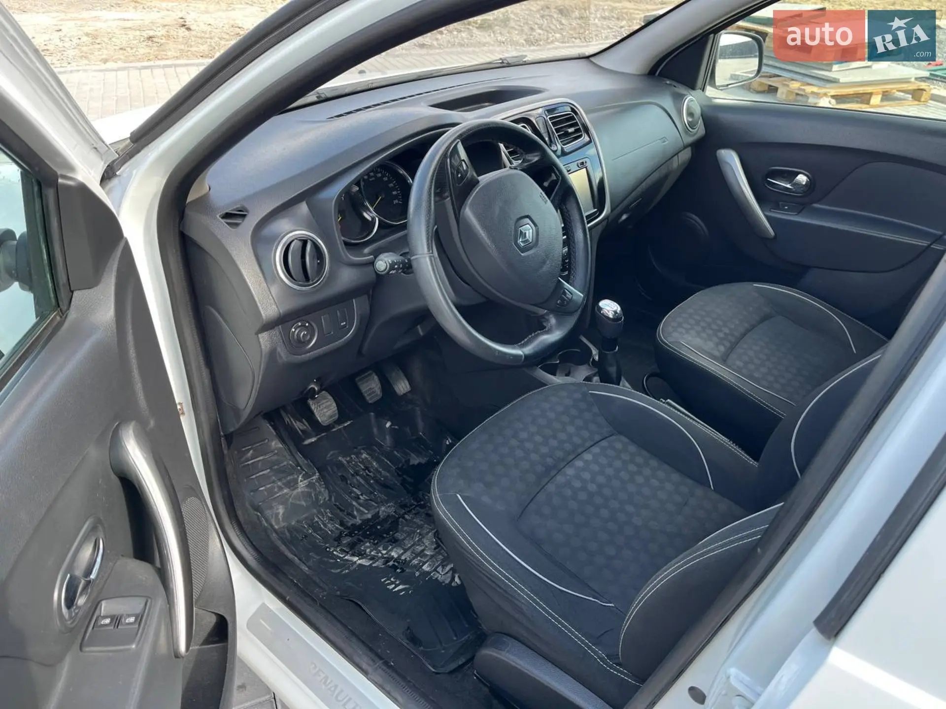 2016 Renault Logan - мініатюра 22
