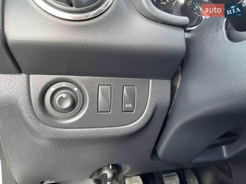 Универсал Renault Logan 2016 в Дубно