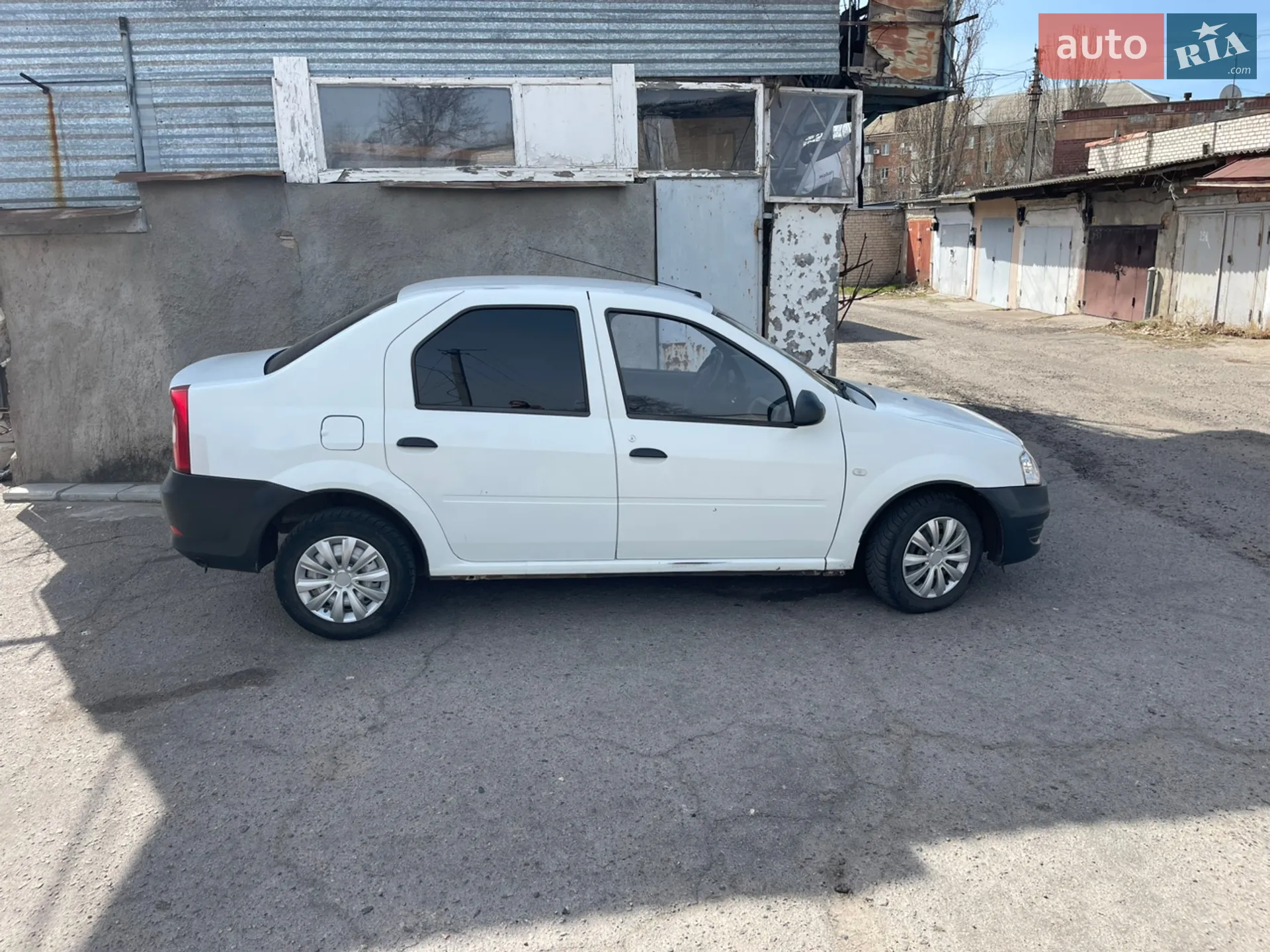 2011 Renault Logan - мініатюра 10