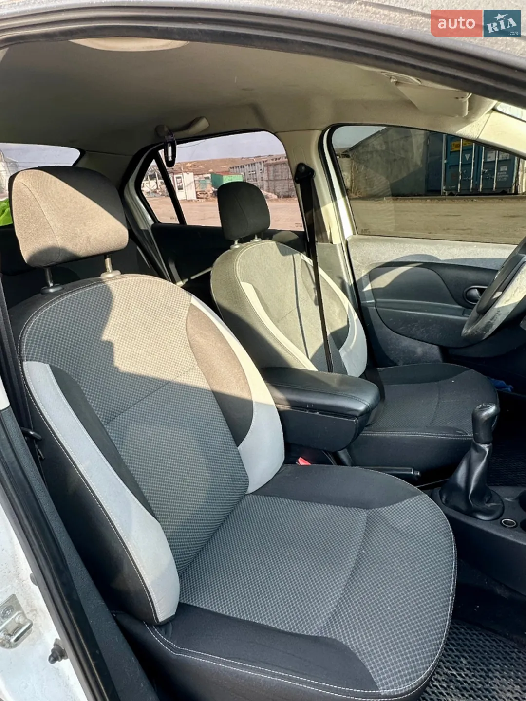 2016 Renault Logan - мініатюра 12