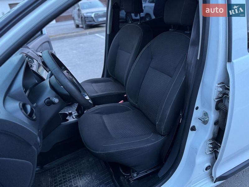 Седан Renault Logan 2017 в Рівному