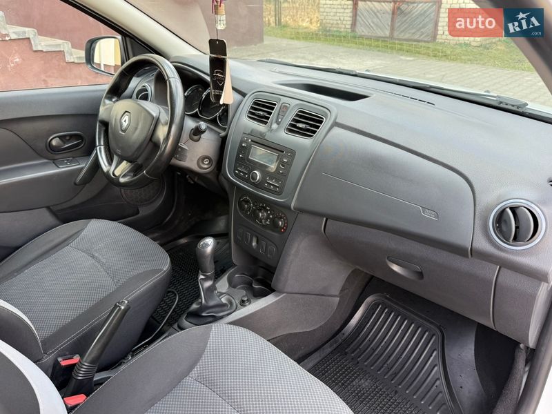 Седан Renault Logan 2015 в Красилове фото 22 Седан Renault Logan 2015 в Красилове