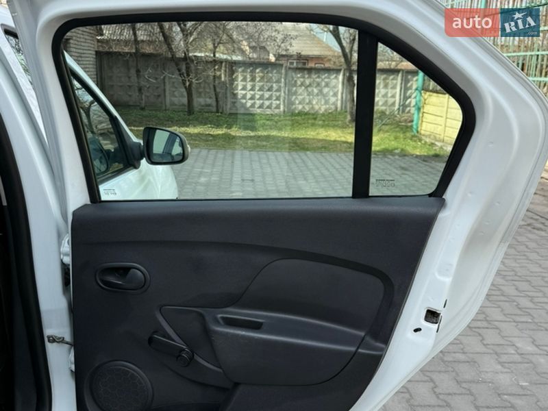 Седан Renault Logan 2015 в Красилове фото 39 Седан Renault Logan 2015 в Красилове
