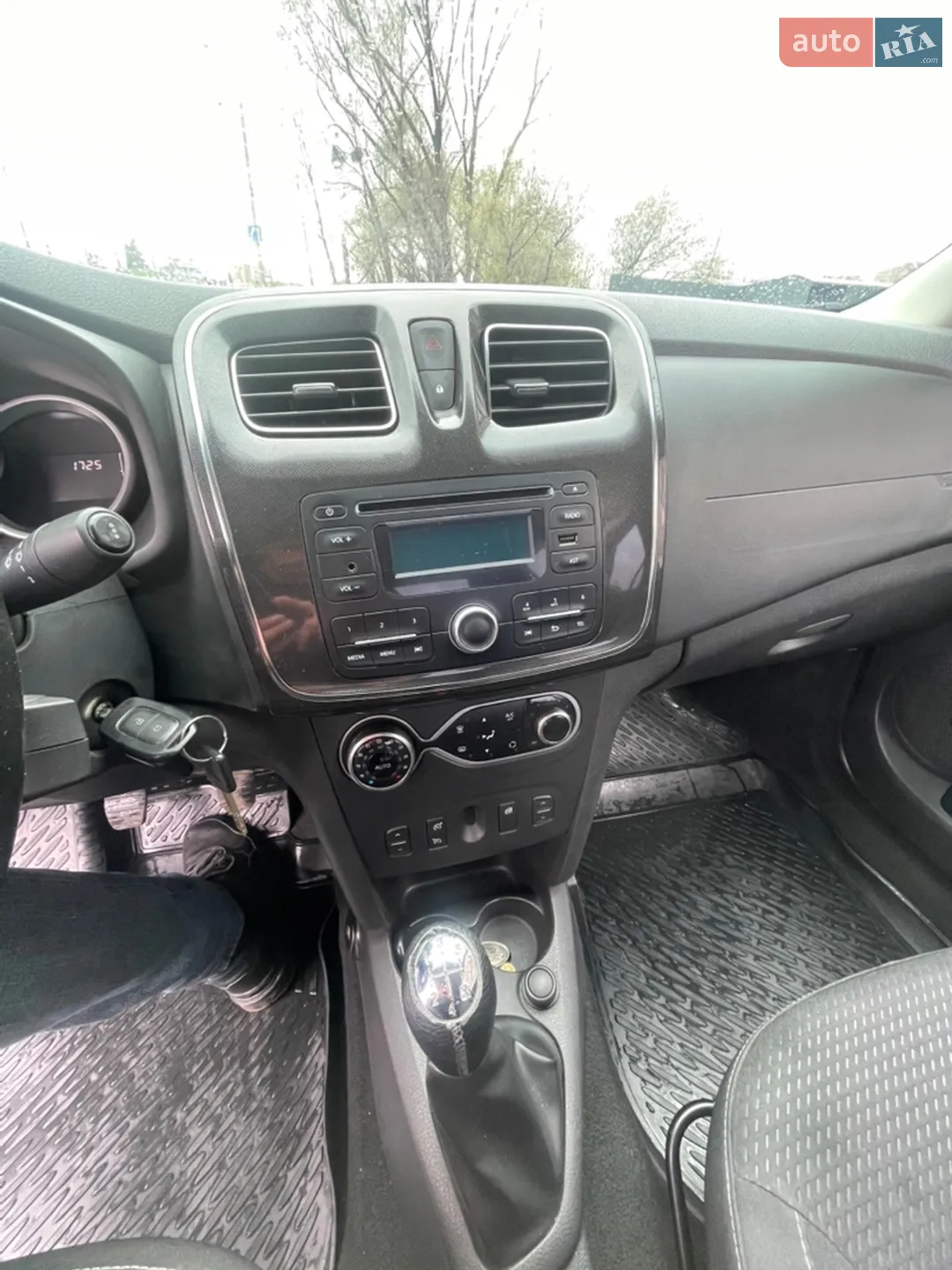 2017 Renault Logan - мініатюра 13