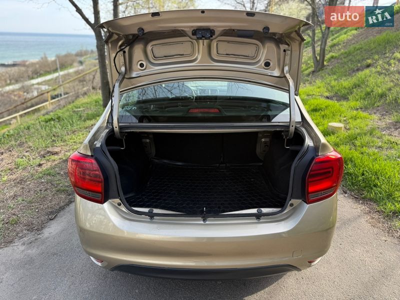 Седан Renault Logan 2019 в Одессе фото 15 Седан Renault Logan 2019 в Одессе