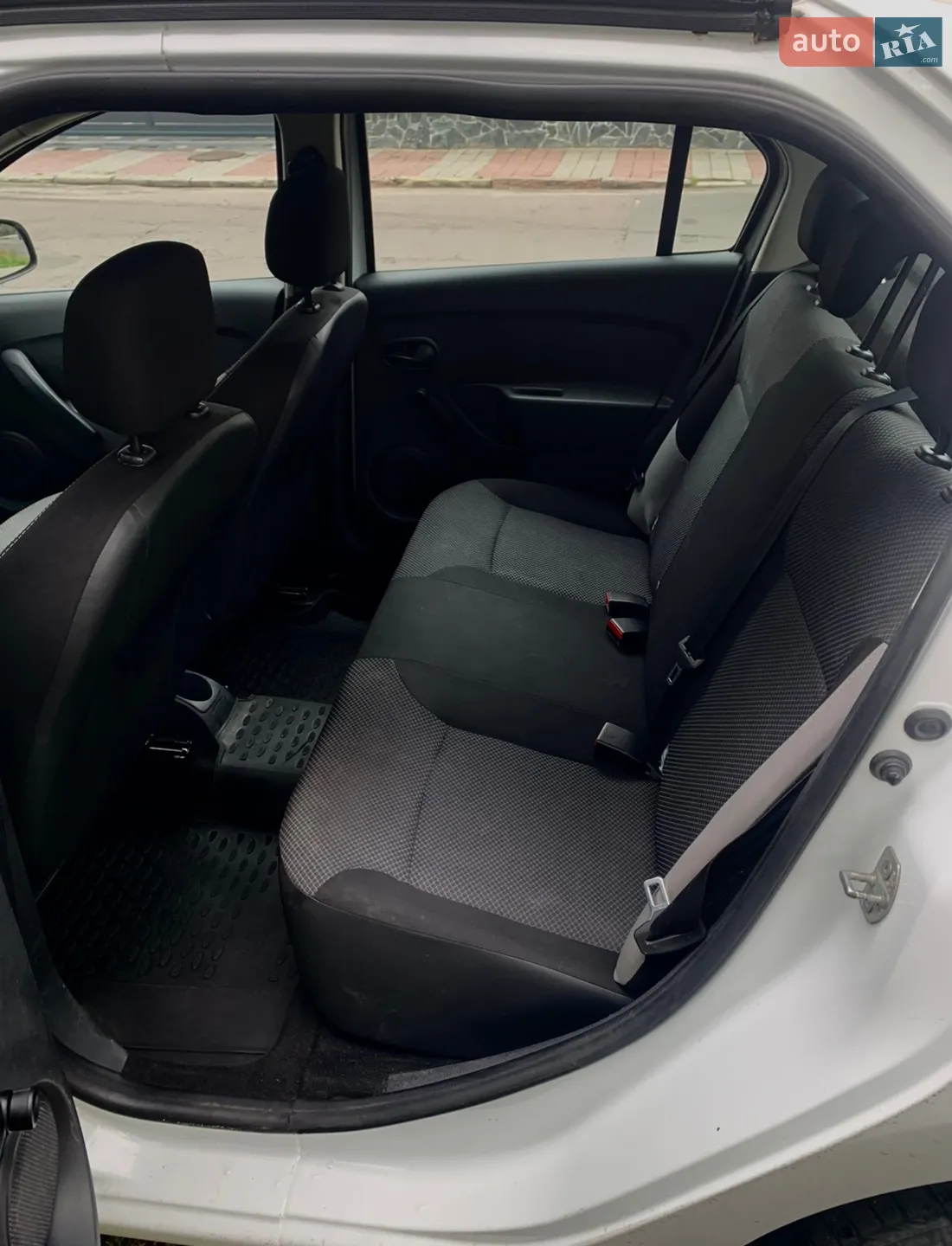 2013 Renault Logan - мініатюра 11