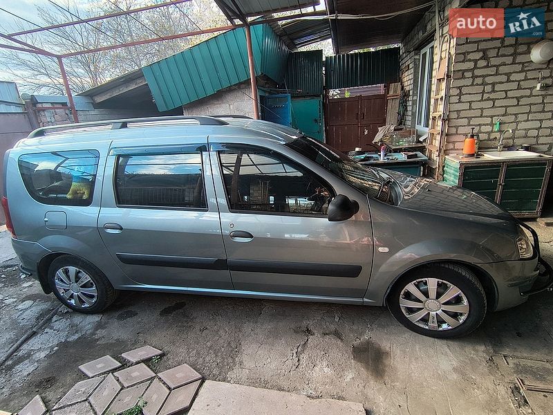 Renault Logan 2011