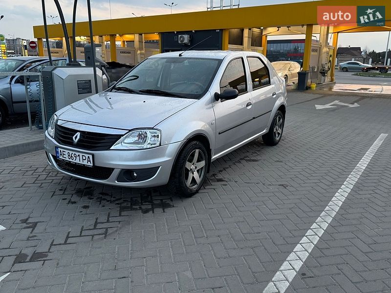 Renault Logan 2010