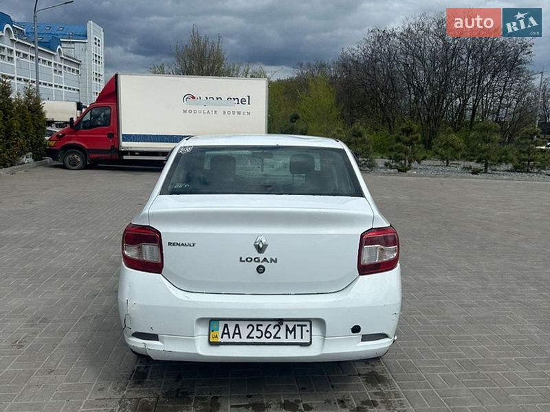 Седан Renault Logan 2013 в Днепре