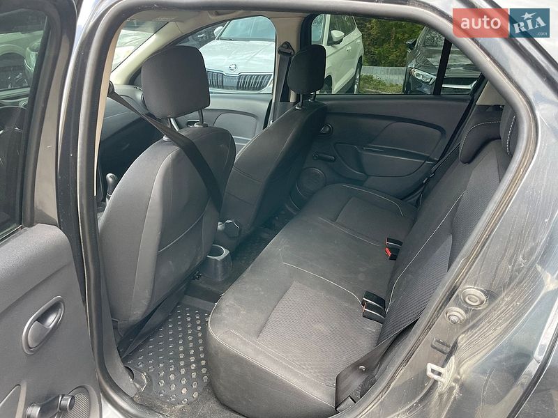 Седан Renault Logan 2018 в Львове