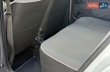 Седан Renault Logan 2011 в Днепре