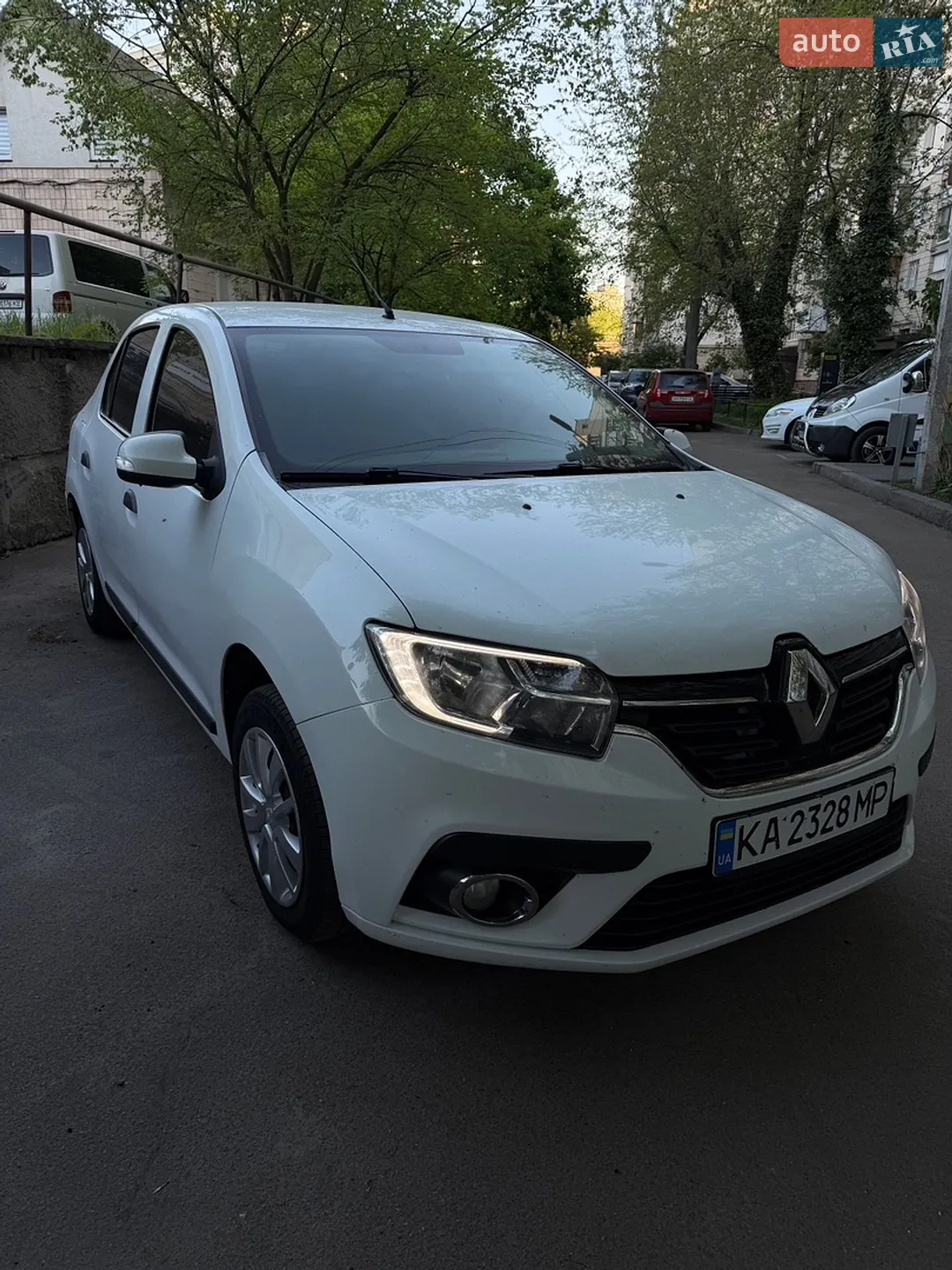 2017 Renault Logan - мініатюра 2