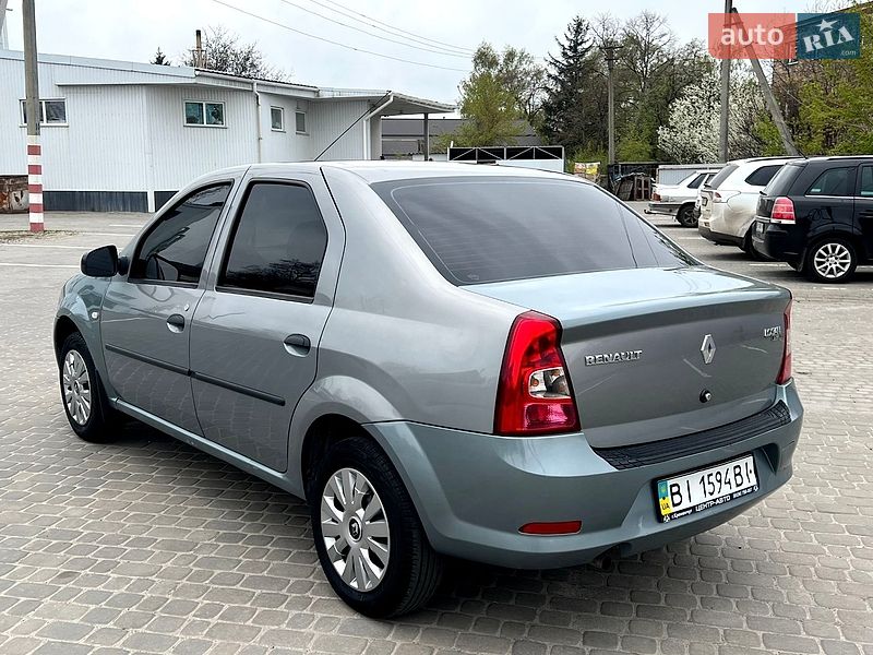 Седан Renault Logan 2010 в Козельщині