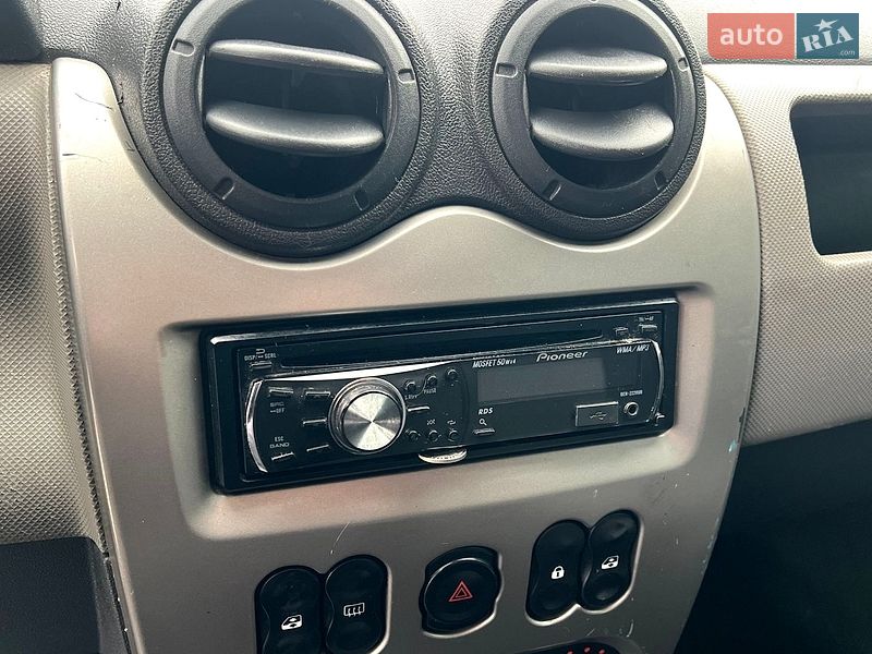 Седан Renault Logan 2010 в Козельщині