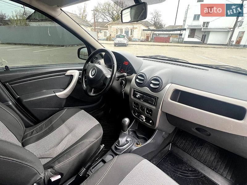Седан Renault Logan 2010 в Козельщині