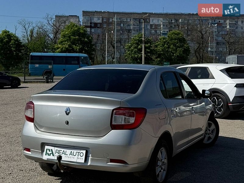 Седан Renault Logan 2013 в Кропивницком