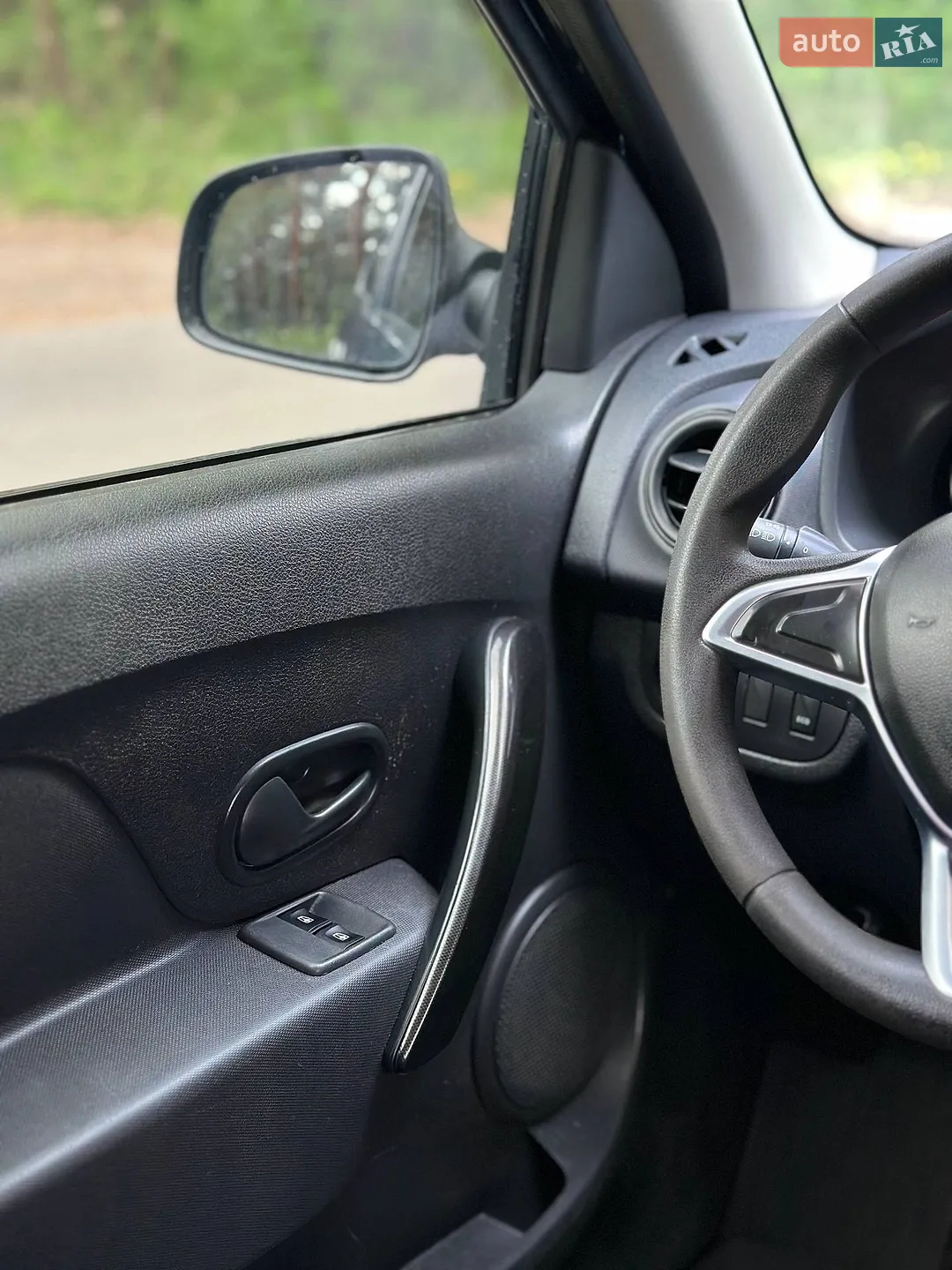 2017 Renault Logan - мініатюра 25