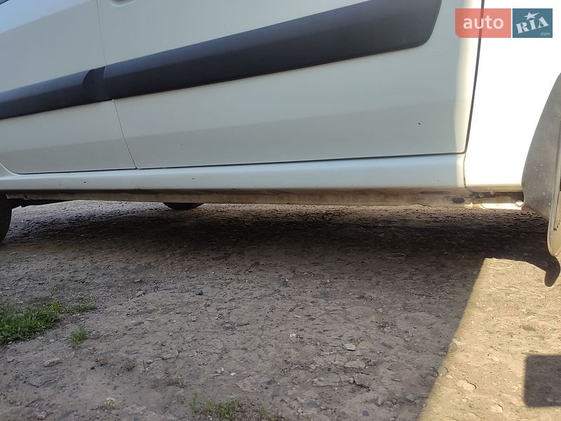 Универсал Renault Logan 2012 в Новой Водолаге
