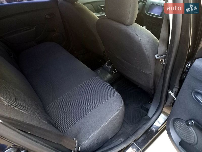 Седан Renault Logan 2013 в Дніпрі
