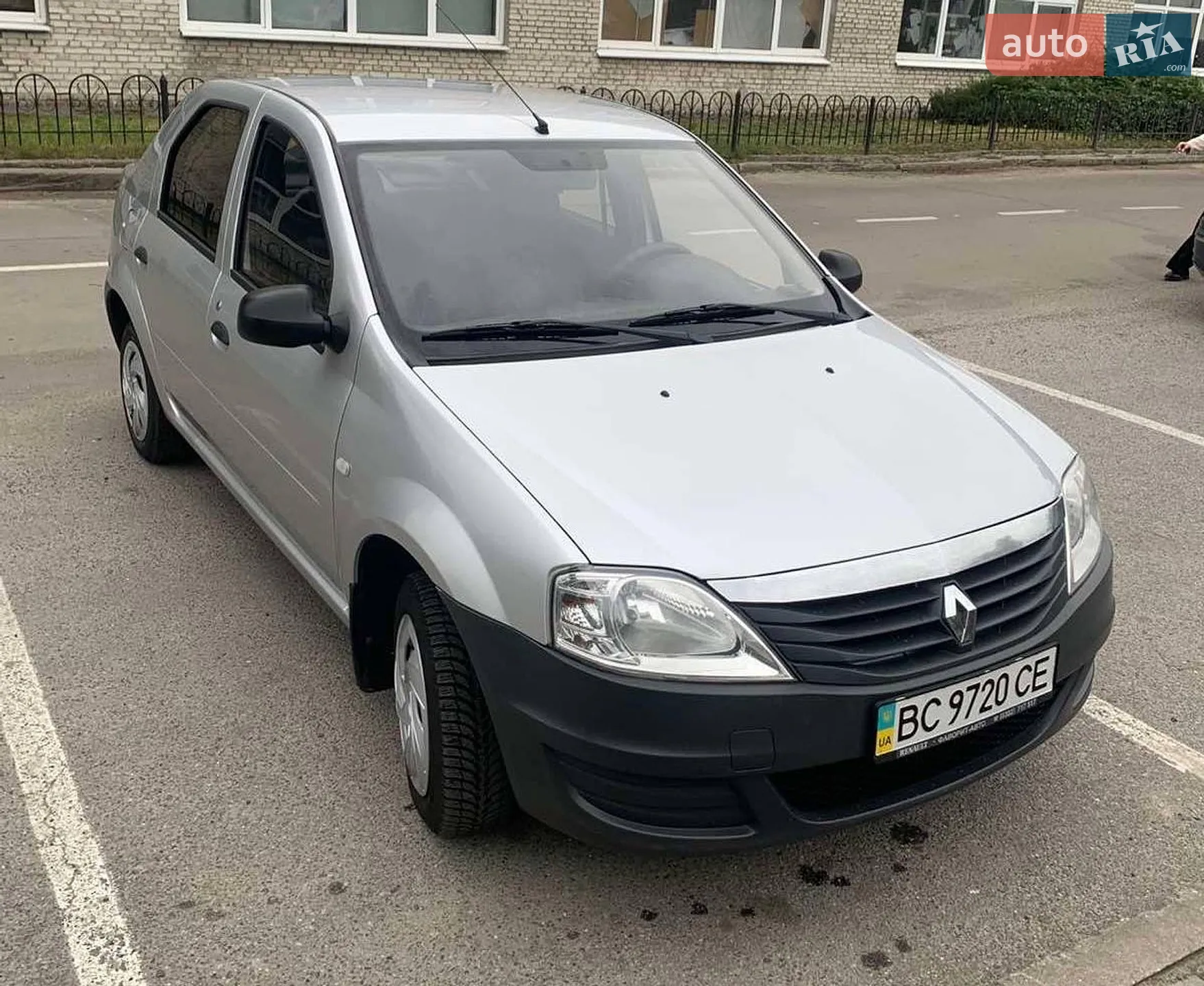 2010 Renault Logan - мініатюра 7