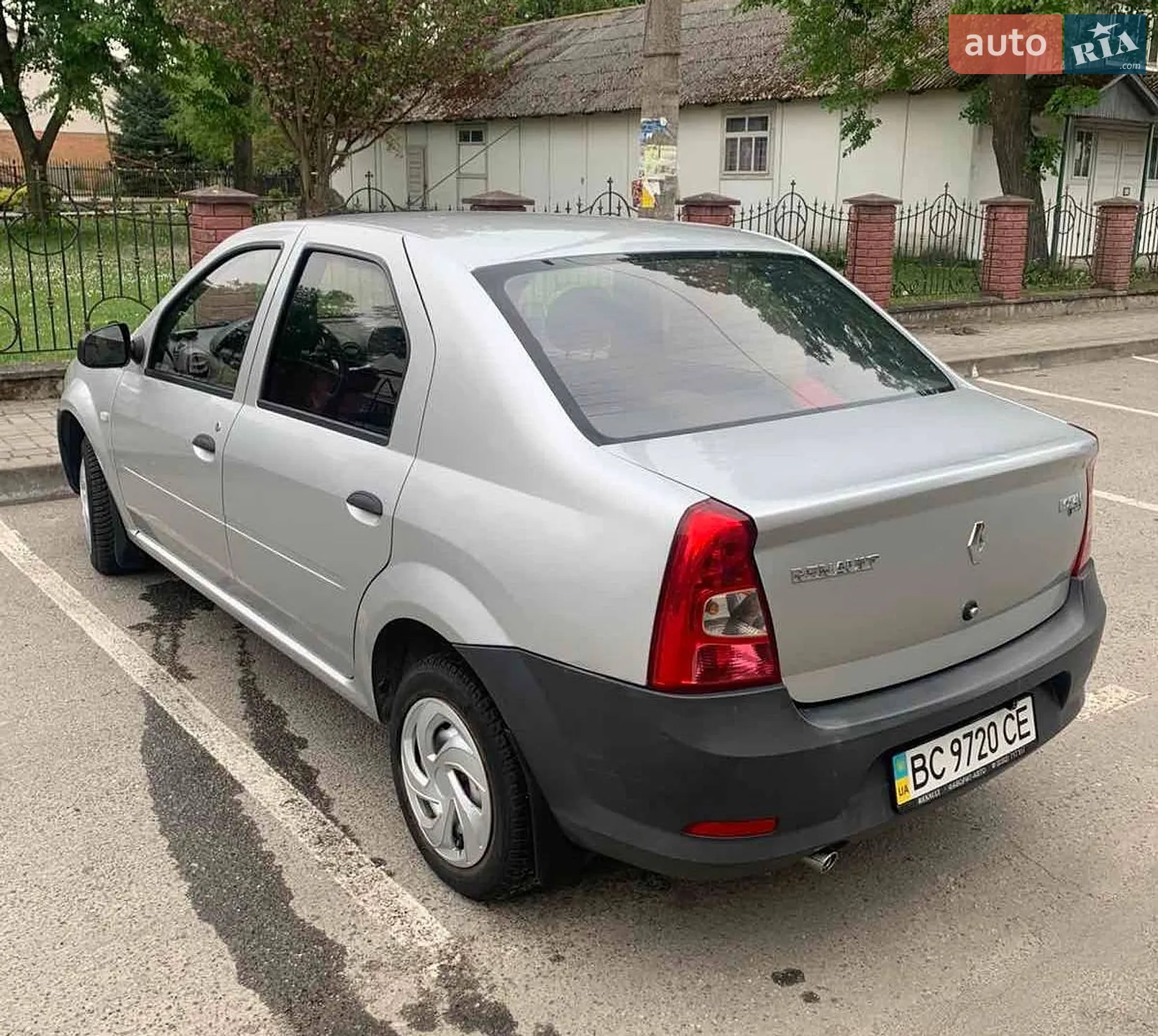 2010 Renault Logan - мініатюра 3