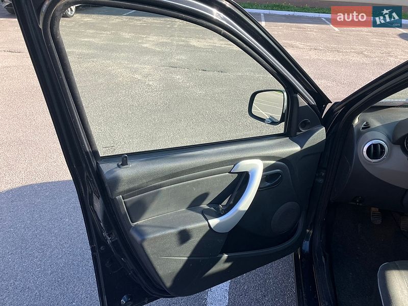 Седан Renault Logan 2012 в Харкові