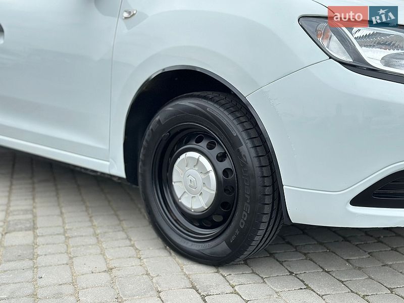 Седан Renault Logan 2014 в Черновцах