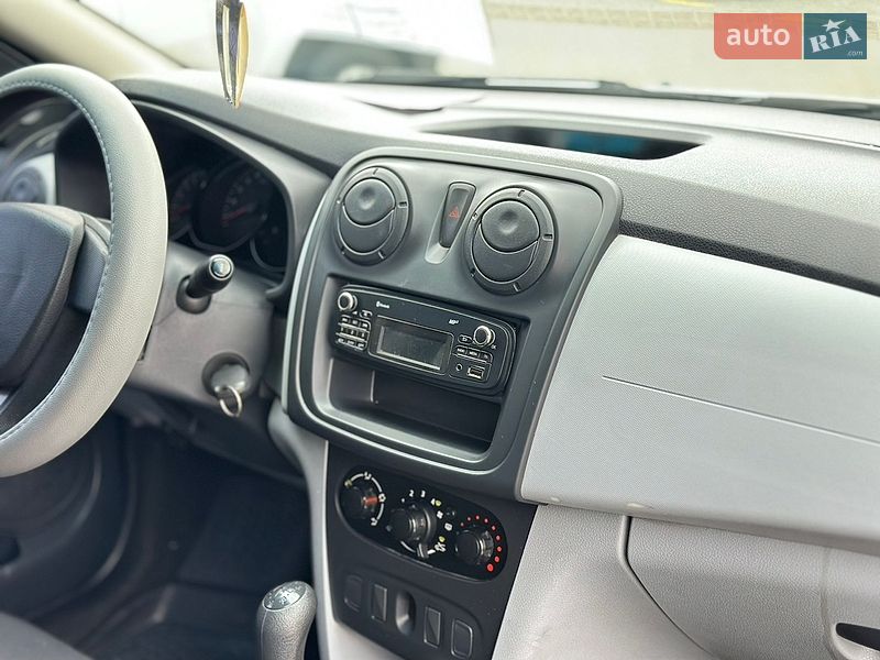 Седан Renault Logan 2014 в Черновцах