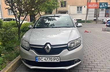 Седан Renault Logan 2013 в Ивано-Франковске