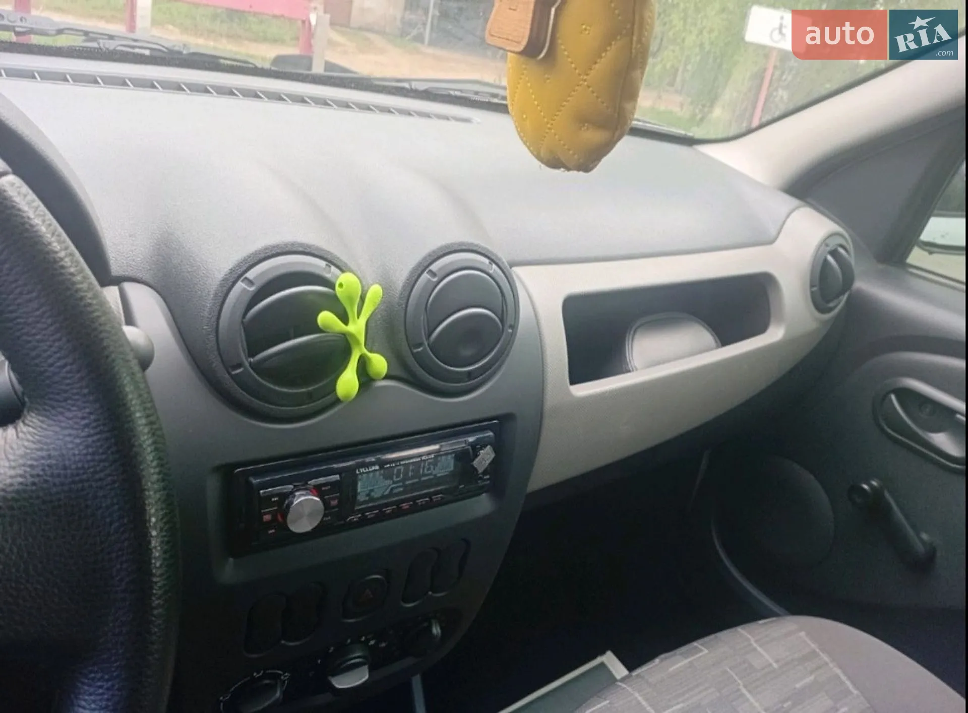 2013 Renault Logan - мініатюра 15