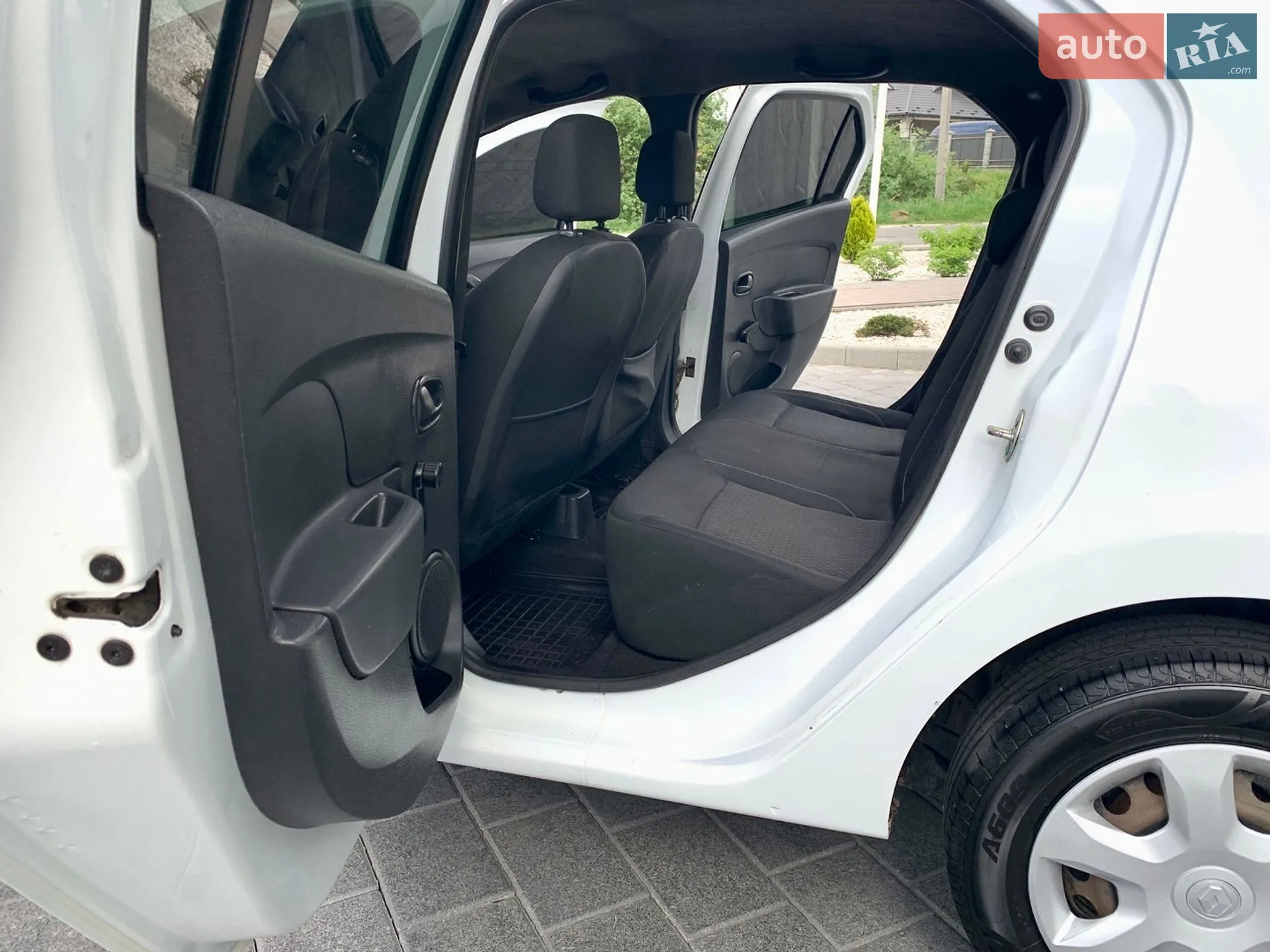2019 Renault Logan - мініатюра 12