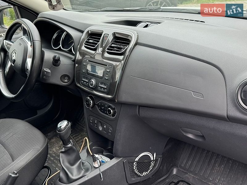 Седан Renault Logan 2017 в Ромнах фото 7 Седан Renault Logan 2017 в Ромнах