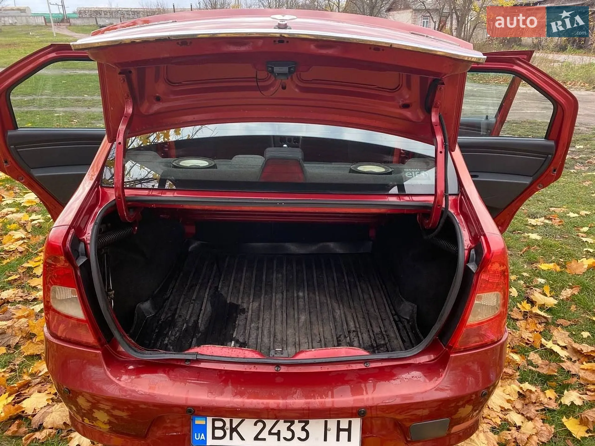 2010 Renault Logan - мініатюра 2