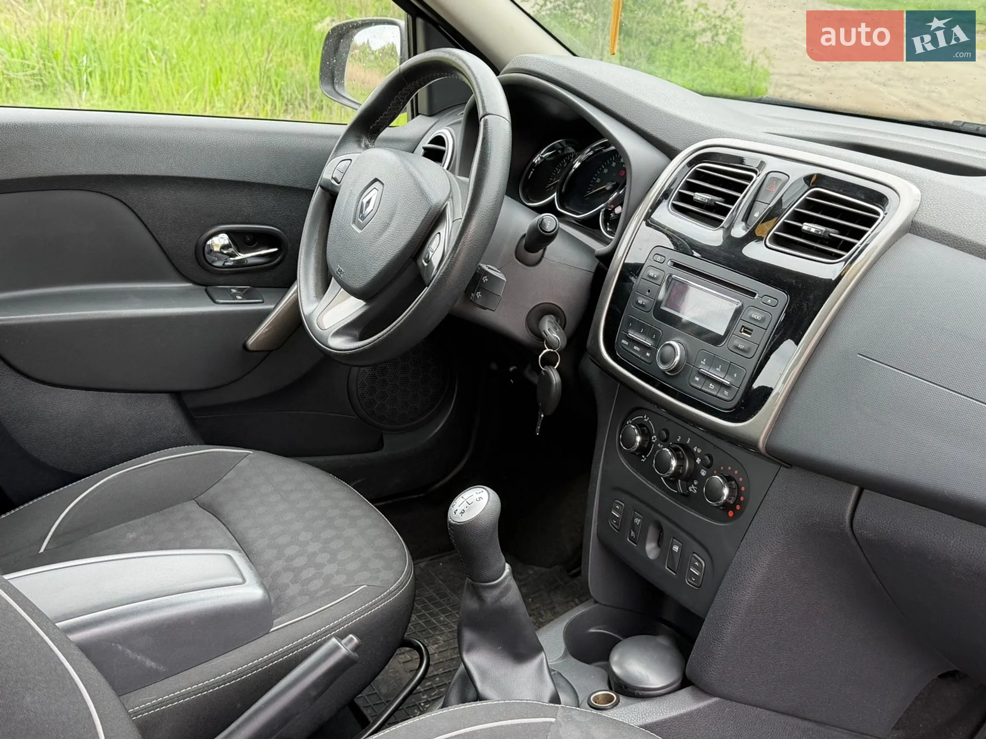 2015 Renault Logan - мініатюра 14
