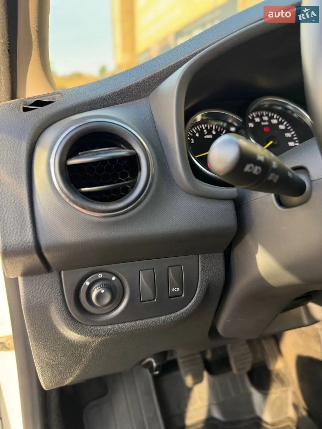 2020 Renault Logan - мініатюра 11