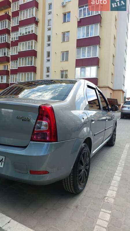 Седан Renault Logan 2010 в Кам'янець-Подільському